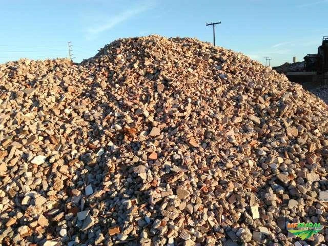 Cascalho pronto para entrega