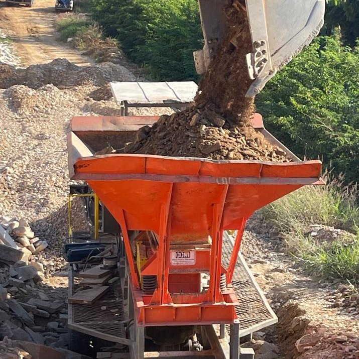 Processo de reciclagem de entulho